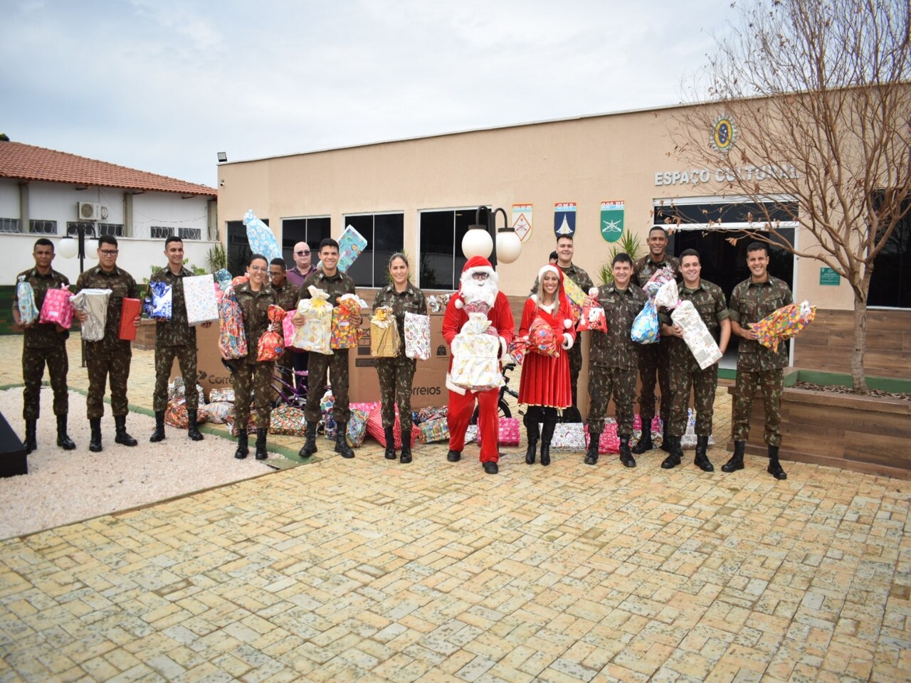 Batalhão adere à Campanha Papai Noel dos Correios 2022 e realiza a entrega de presentes de Natal