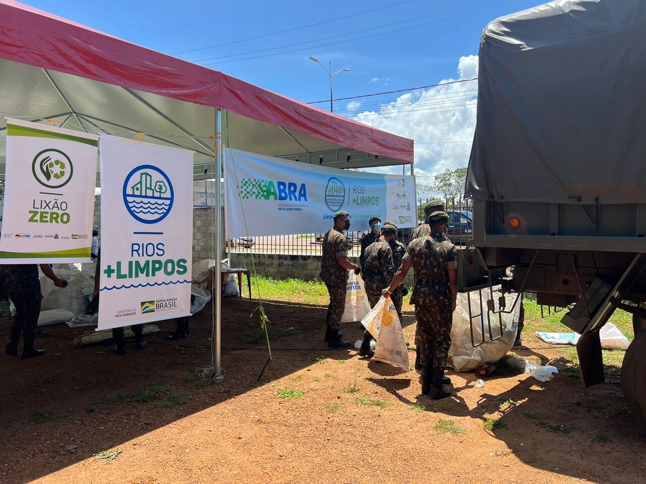 22º Batalhão de Infantaria participa de mutirão do Programa Rios +Limpos do Ministério do Meio Ambiente